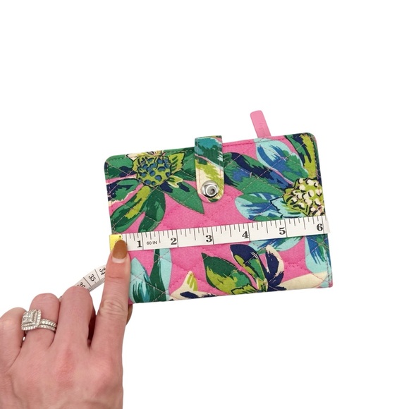 Vera‎ Bradley RFID Passport Wallet Tropical Pink Floral - Picture 5 of 6